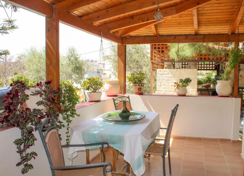 Afroditi'S Guest House Heraklion Exteriör bild